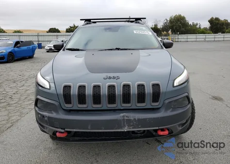 2015 Jeep Cherokee Trailhawk из США, поврежденный, VIN 1C4PJMBS4FW728847